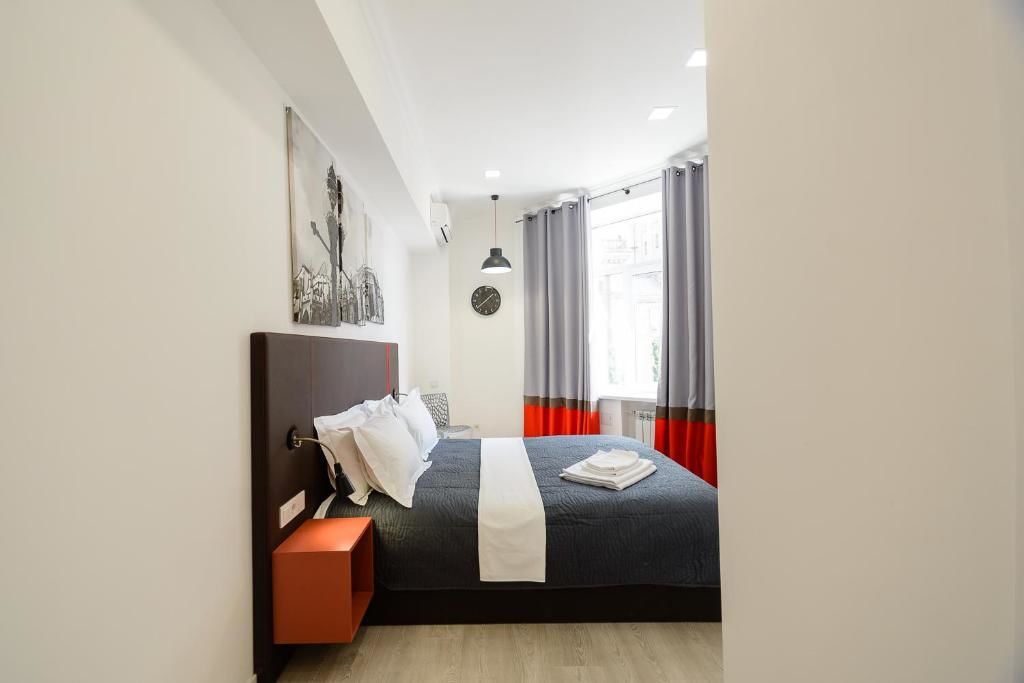 Апартаменты Partner Guest House Khreschatyk Киев