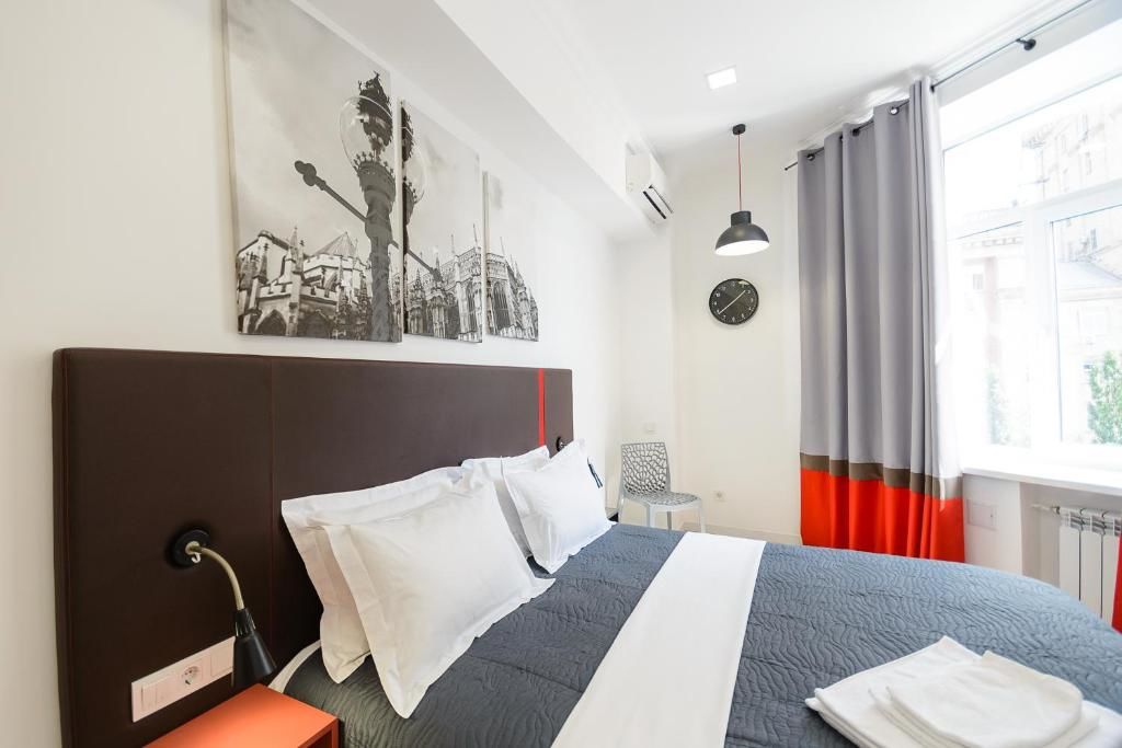 Апартаменты Partner Guest House Khreschatyk Киев