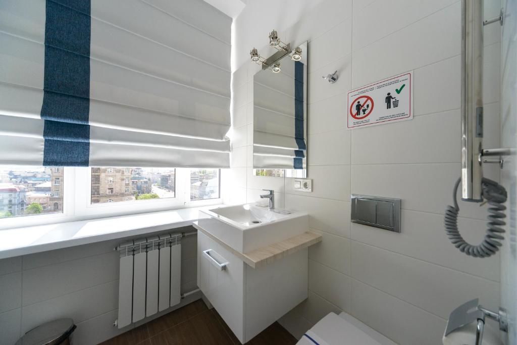 Апартаменты Partner Guest House Khreschatyk Киев