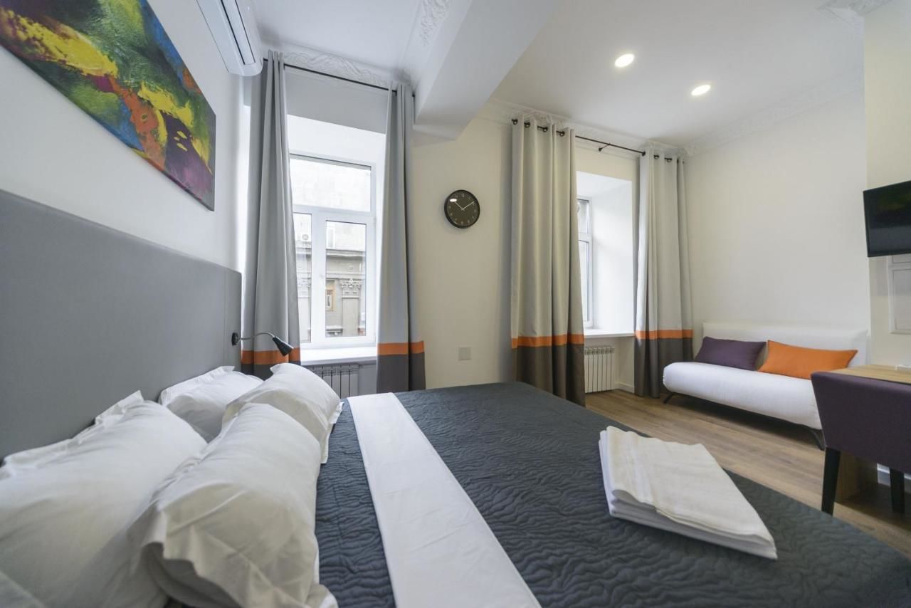 Апартаменты Partner Guest House Khreschatyk Киев