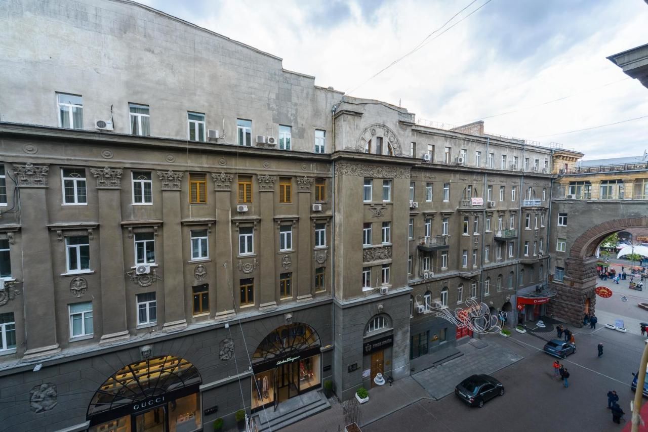 Апартаменты Partner Guest House Khreschatyk Киев-39