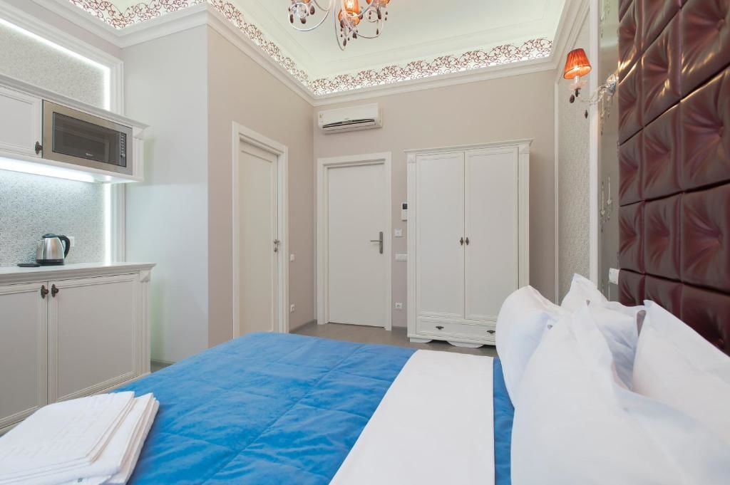 Апартаменты Partner Guest House Khreschatyk Киев