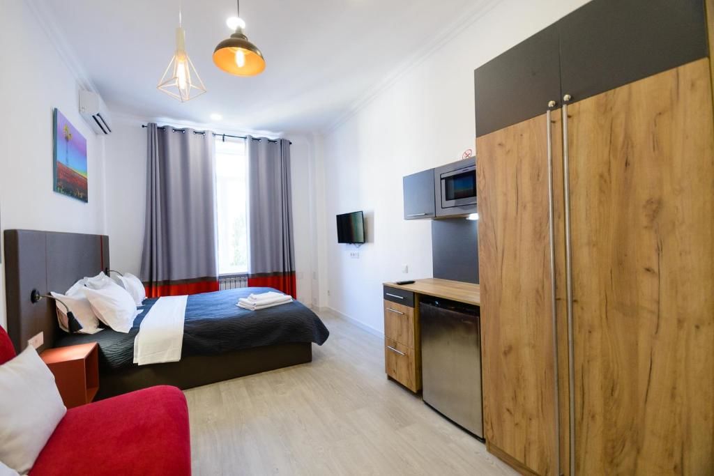 Апартаменты Partner Guest House Khreschatyk Киев