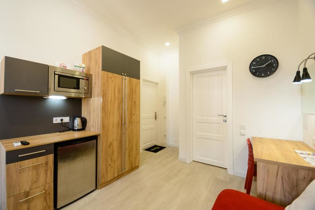 Апартаменты Partner Guest House Khreschatyk Киев
