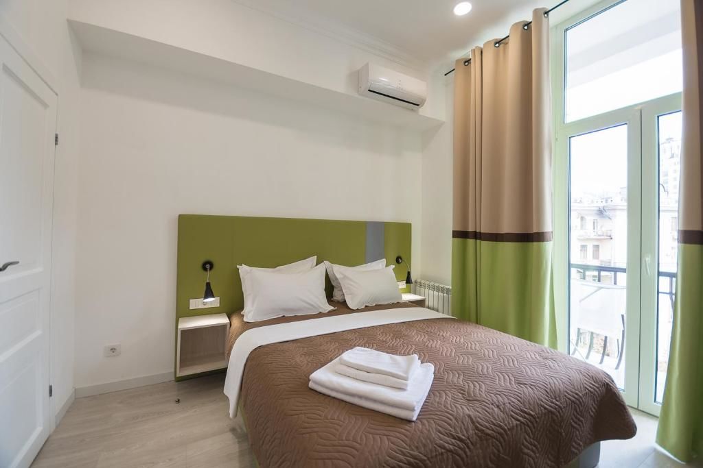 Апартаменты Partner Guest House Khreschatyk Киев