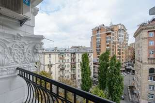 Апартаменты Partner Guest House Khreschatyk Киев Дизайнерские апартаменты-студио с балконом - Крещатик, 23-11