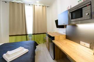 Апартаменты Partner Guest House Khreschatyk Киев Современные апартаменты-студио с душем, вид на улицу - Крещатик, 23-4