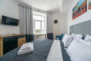 Апартаменты Partner Guest House Khreschatyk Киев Современно оформленный номер-студио с окном - ул. Крещатик, 23-2