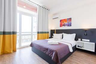 Апартаменты Partner Guest House Khreschatyk Киев Номер-студио с видом на улицу и балконом - Крещатик, 23-10