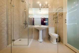 Апартаменты Partner Guest House Khreschatyk Киев Просторные звукоизолированные стильные апартаменты-студио с балконом - Крещатик, 15-1