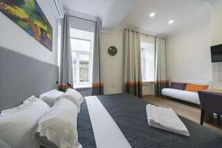 Апартаменты Partner Guest House Khreschatyk Киев Стильные апартаменты с видом на переулок - Крещатик, 15-4