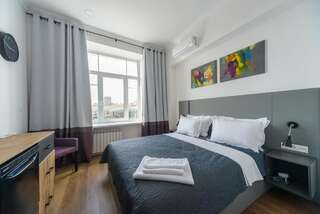 Апартаменты Partner Guest House Khreschatyk Киев Изысканно оформленный номер-студио с видом на город - ул. Крещатик, 23-1