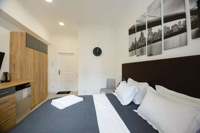 Апартаменты Partner Guest House Khreschatyk Киев-111