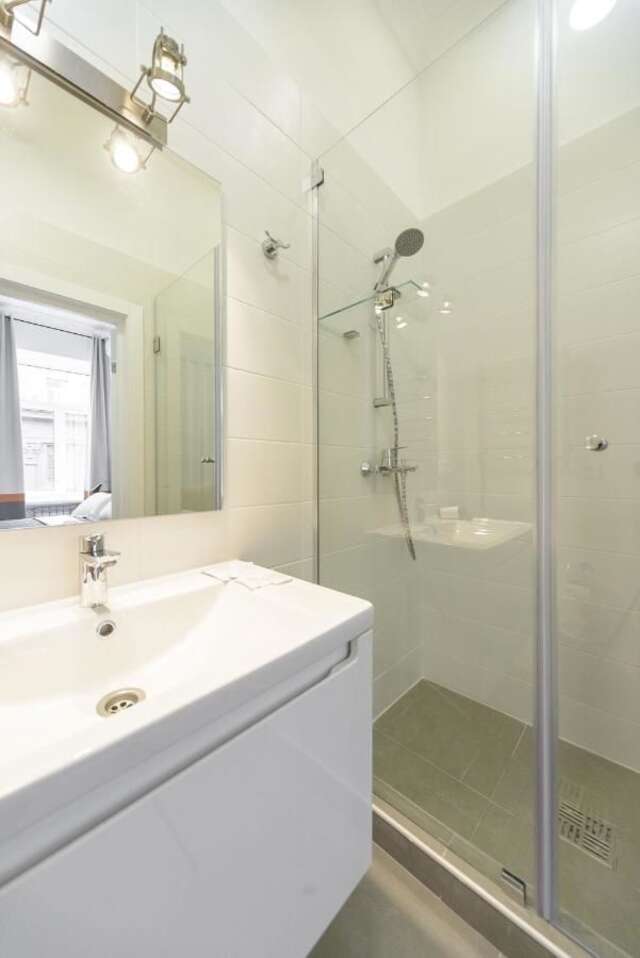 Апартаменты Partner Guest House Khreschatyk Киев-32