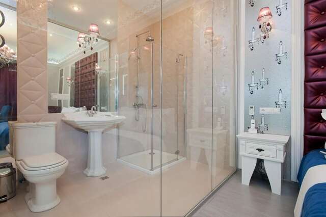 Апартаменты Partner Guest House Khreschatyk Киев-56