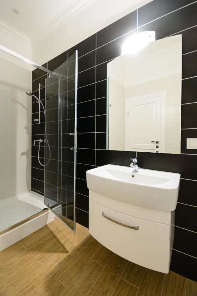 Апартаменты Partner Guest House Khreschatyk Киев-93